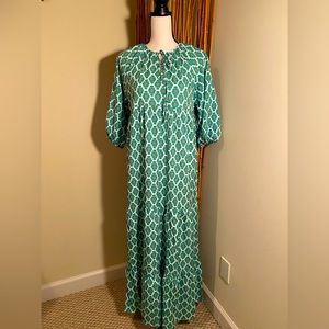 NWT green/white silky kaftan